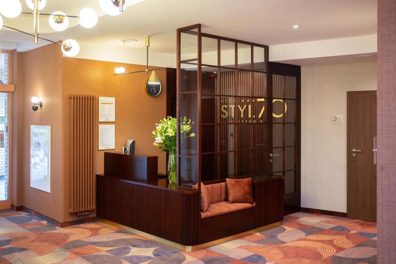 Hotel Styl 70 ชิชเชนา ภายนอก รูปภาพ