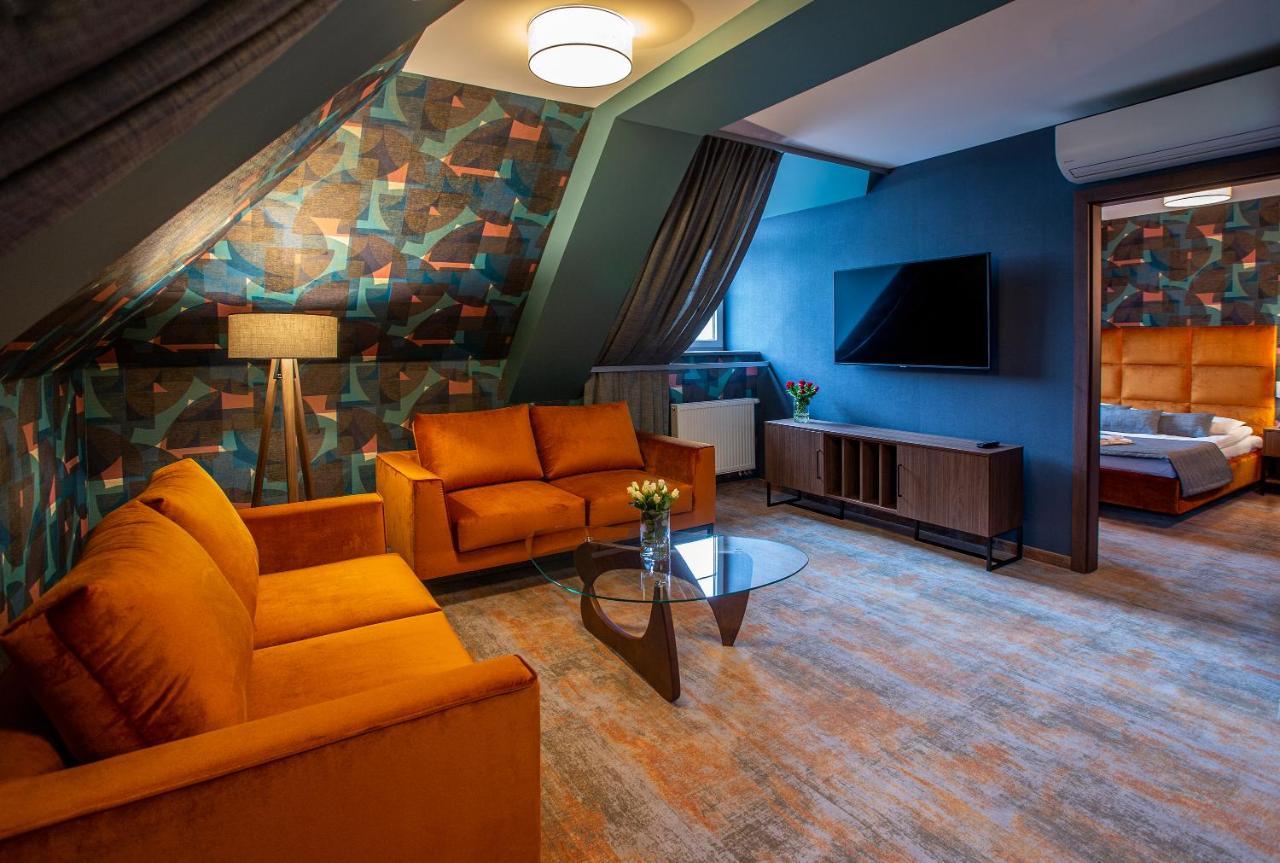 Hotel Styl 70 ชิชเชนา ภายนอก รูปภาพ
